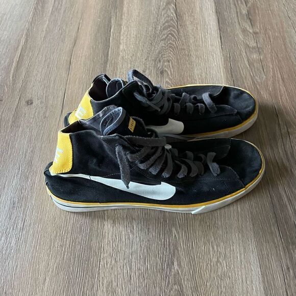 Nike LiveStrong Sweet High Classics Sneakers Black and Yellow - size 12.5 - Picture 1 of 8